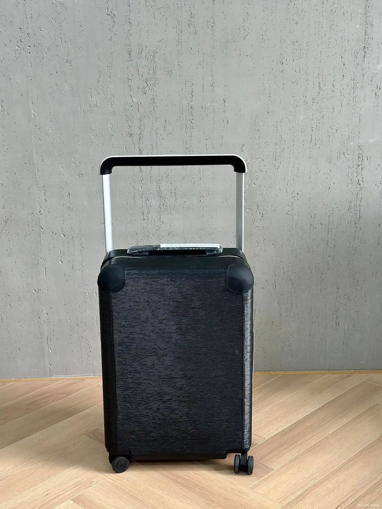 CABIN MONOGRAM CUSTOM 55 HORIZON SUITCASE EMBOSSED 37L 0510